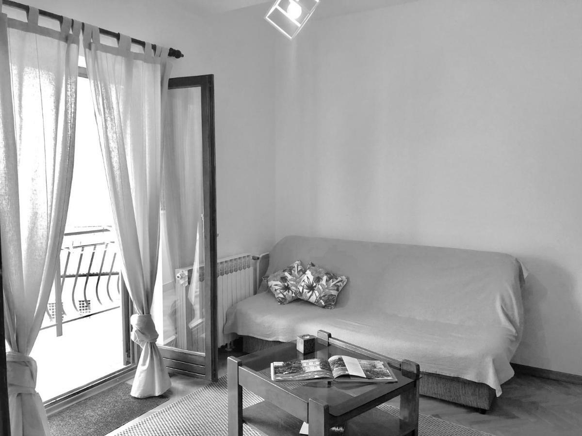 Apartments Petricic With Swimming Pool Ičići Exterior foto